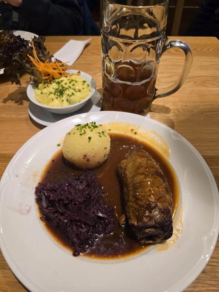 Restaurant Andy's Krablergarten – Sauerbraten in München, Bayern