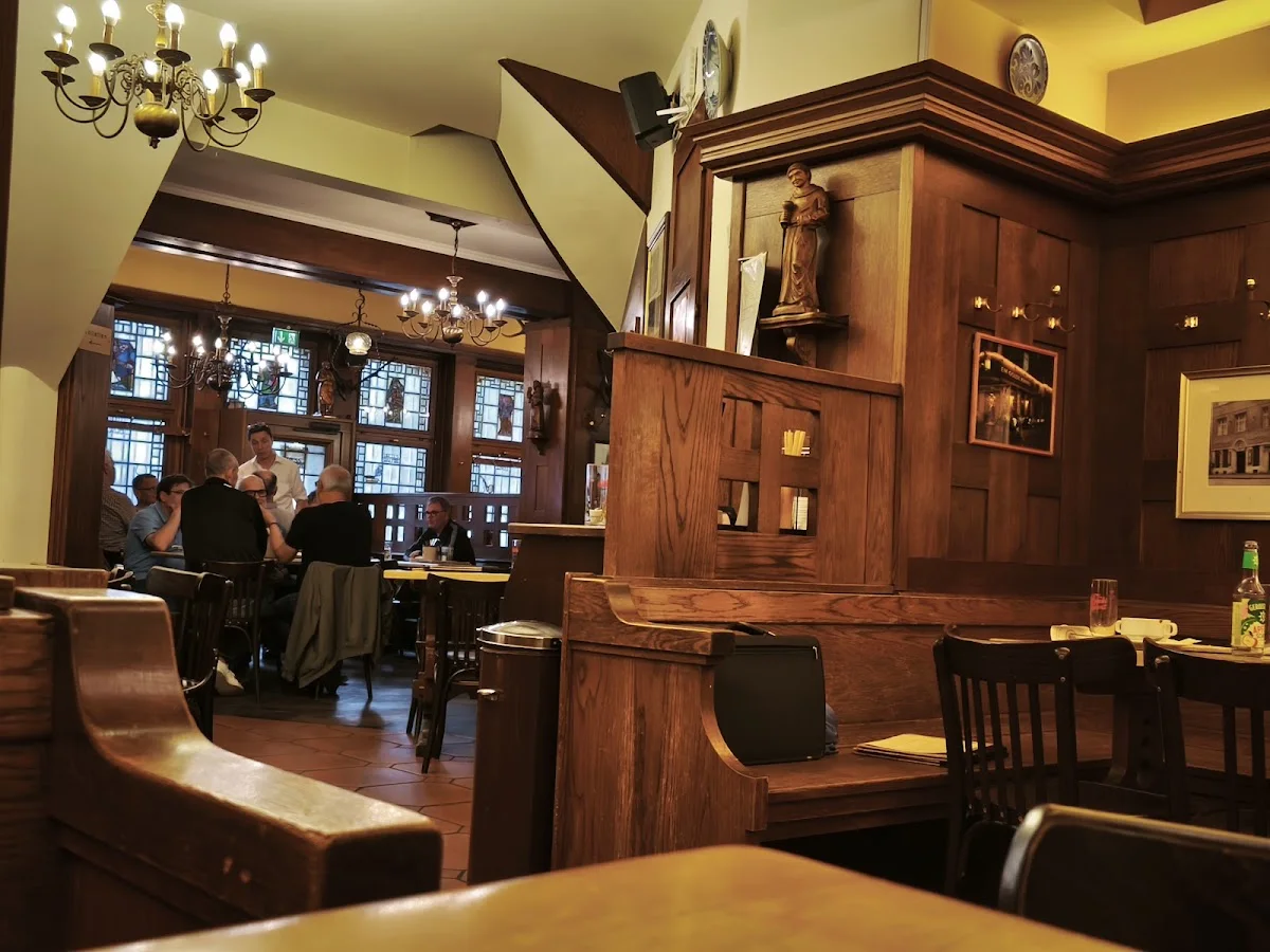 FRÜH "Em Golde Kappes" – Atmosphäre in Köln, Nordrhein-Westfalen