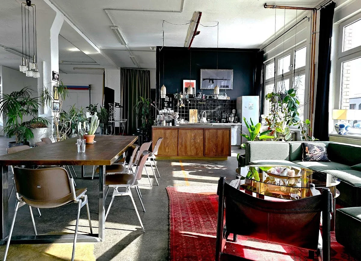 IKONIC STUDIO | Brand Experience & Eventlocation Berlin – Profilfoto in Berlin