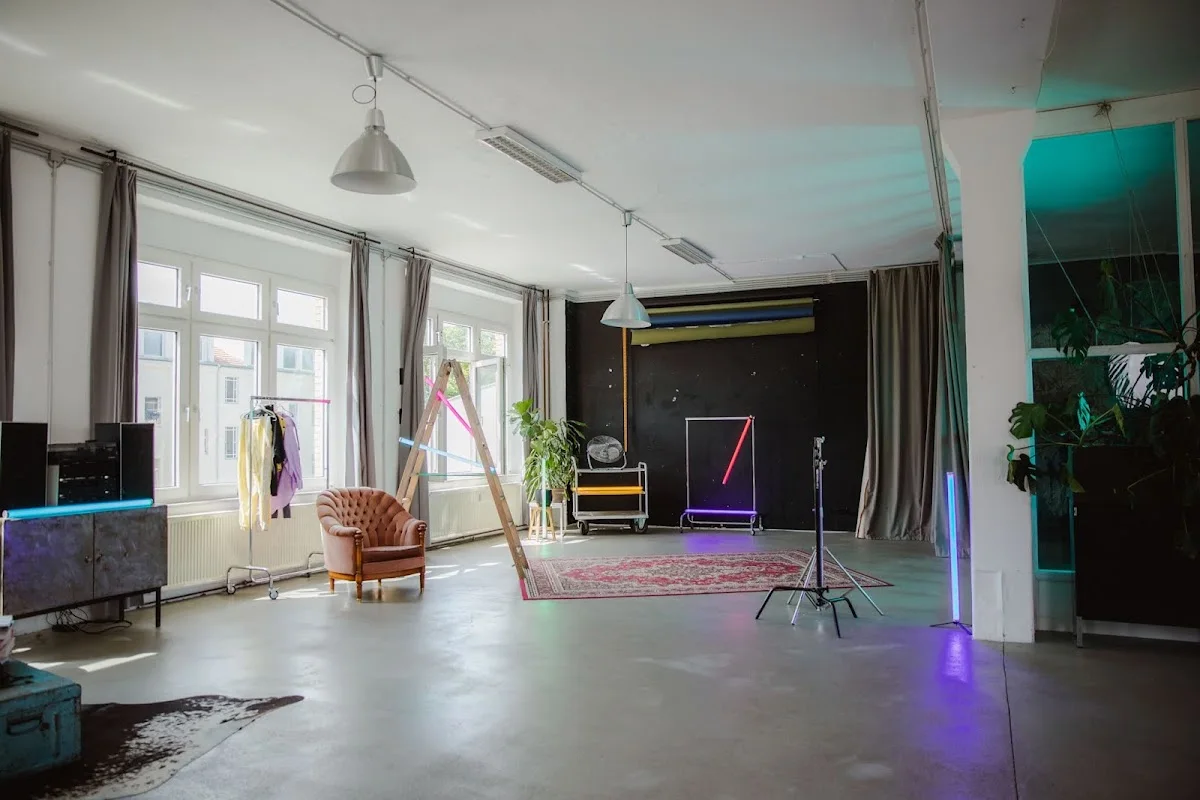 IKONIC STUDIO | Brand Experience & Eventlocation Berlin – Besucherfoto: johanna wittig in Berlin