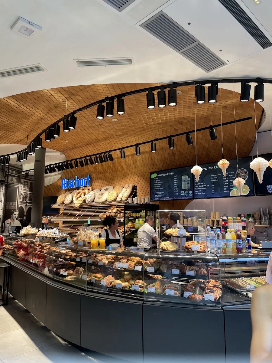 Rischart Café am Marienplatz – Atmosphäre in München, Bayern