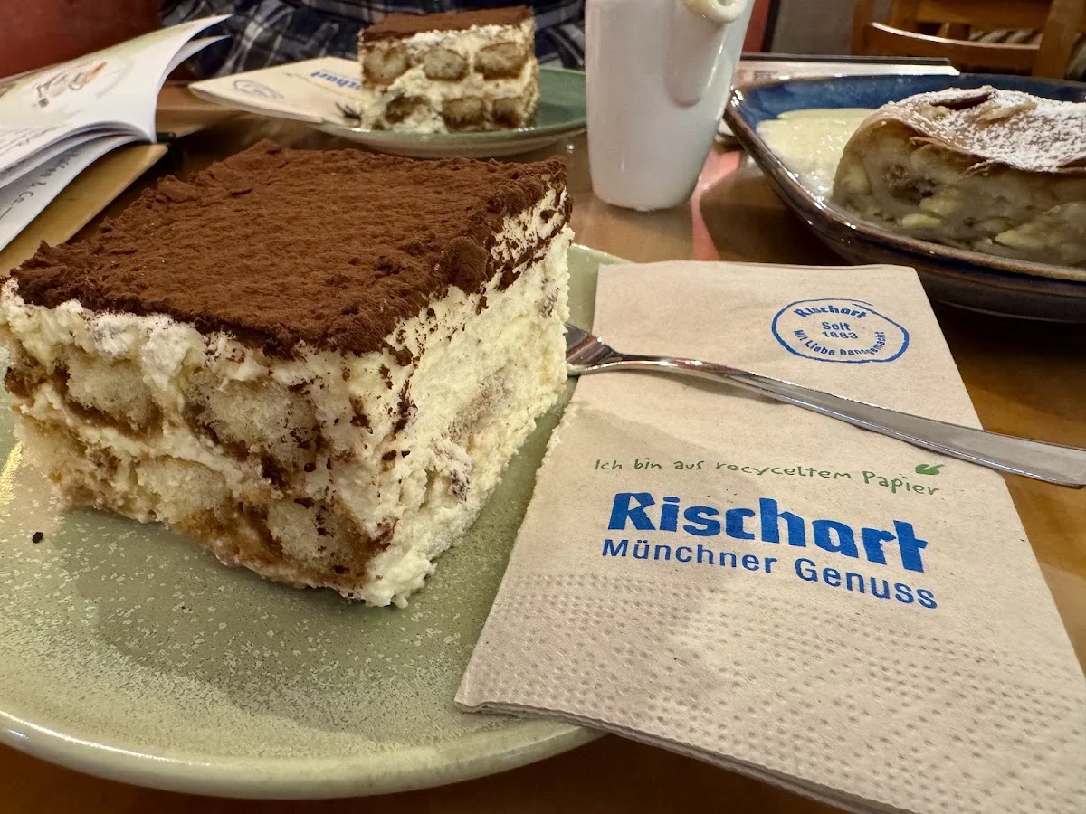 Rischart Café am Marienplatz – Tiramisu in München, Bayern