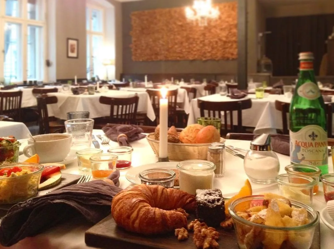 April Restaurant – Essen und Trinken in Berlin