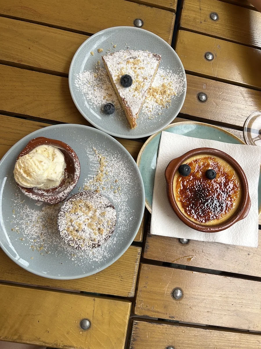 Bodega Dali – Custard in München, Bayern