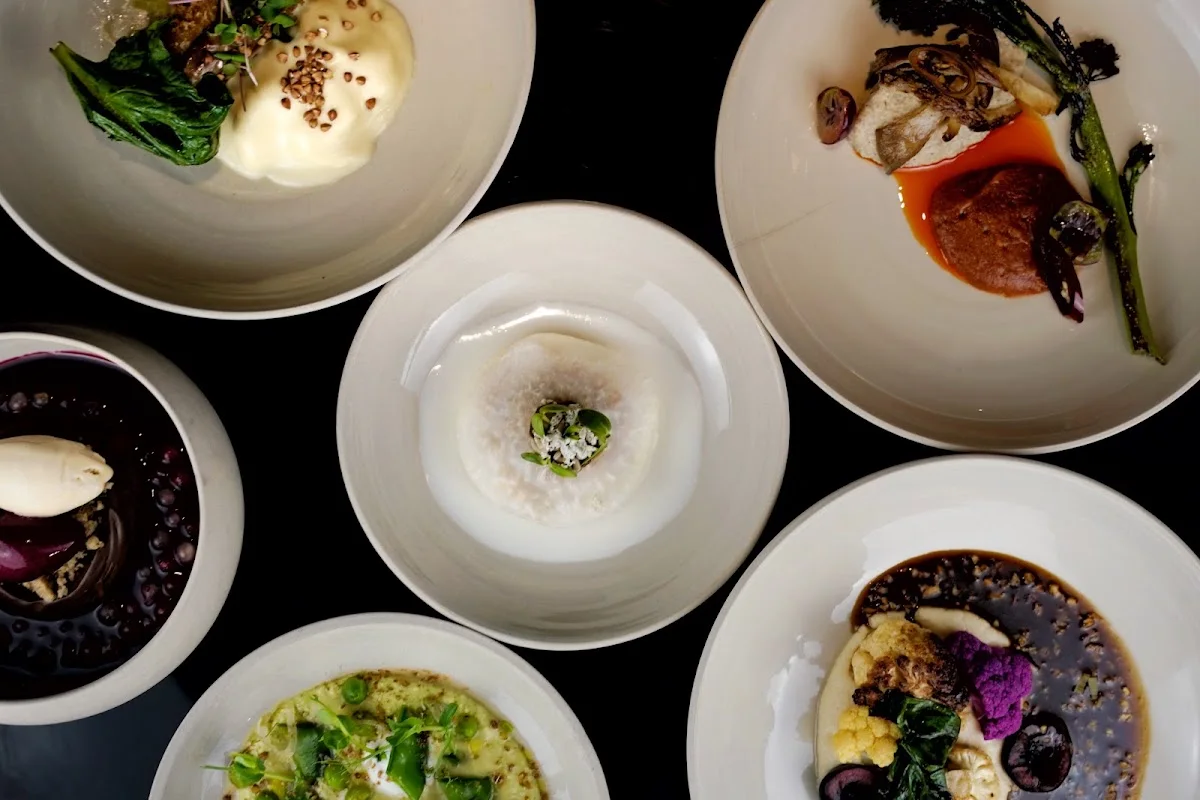 LEUCHTENDROTER – Essen und Trinken in Frankfurt am Main, Hessen