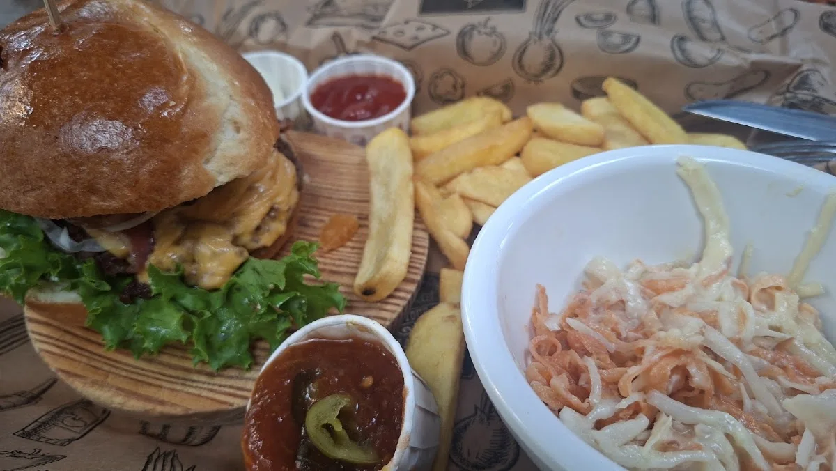 Old MacDonald Burger-Restaurant, Biergarten und Sportsbar – Fast-Food-Restaurant in Hamburg