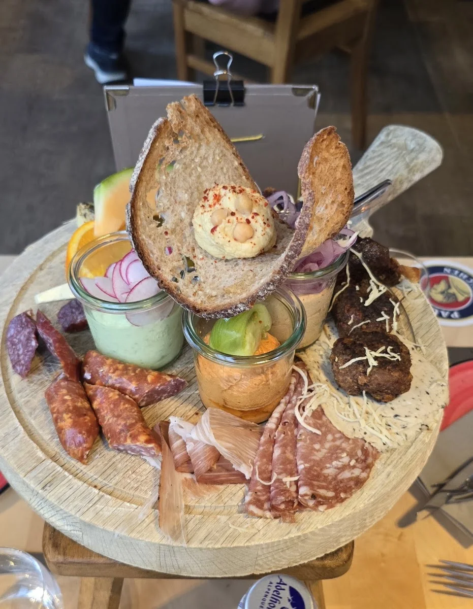 Paulaner am Nockherberg – Charcuterie in München, Bayern