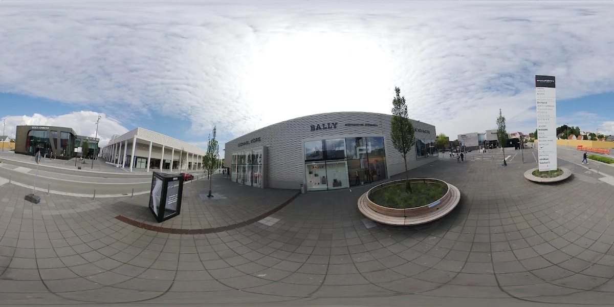 Outletcity Metzingen – Street View & 360°-Fotos in Metzingen, Baden-Württemberg