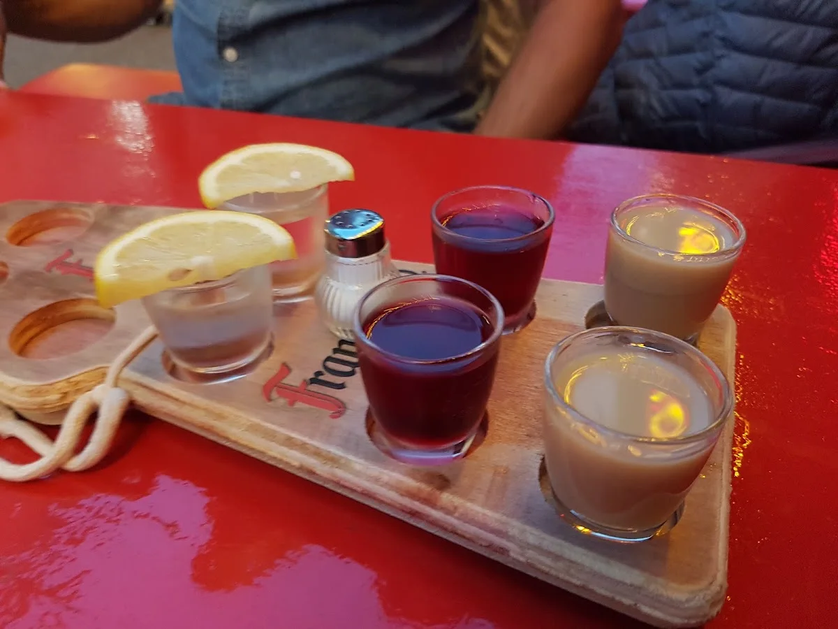 Olivia Jones Bar – Essen und Trinken in Hamburg