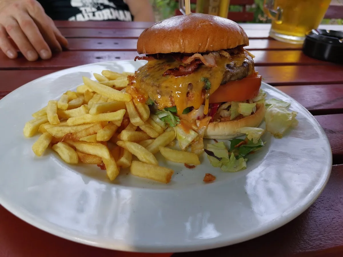 Barmbeker Schachcafé – Hamburger in Hamburg