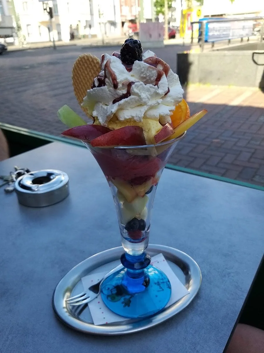 Reza's Restaurant und Eiscafe – Gelato in Düsseldorf, Nordrhein-Westfalen