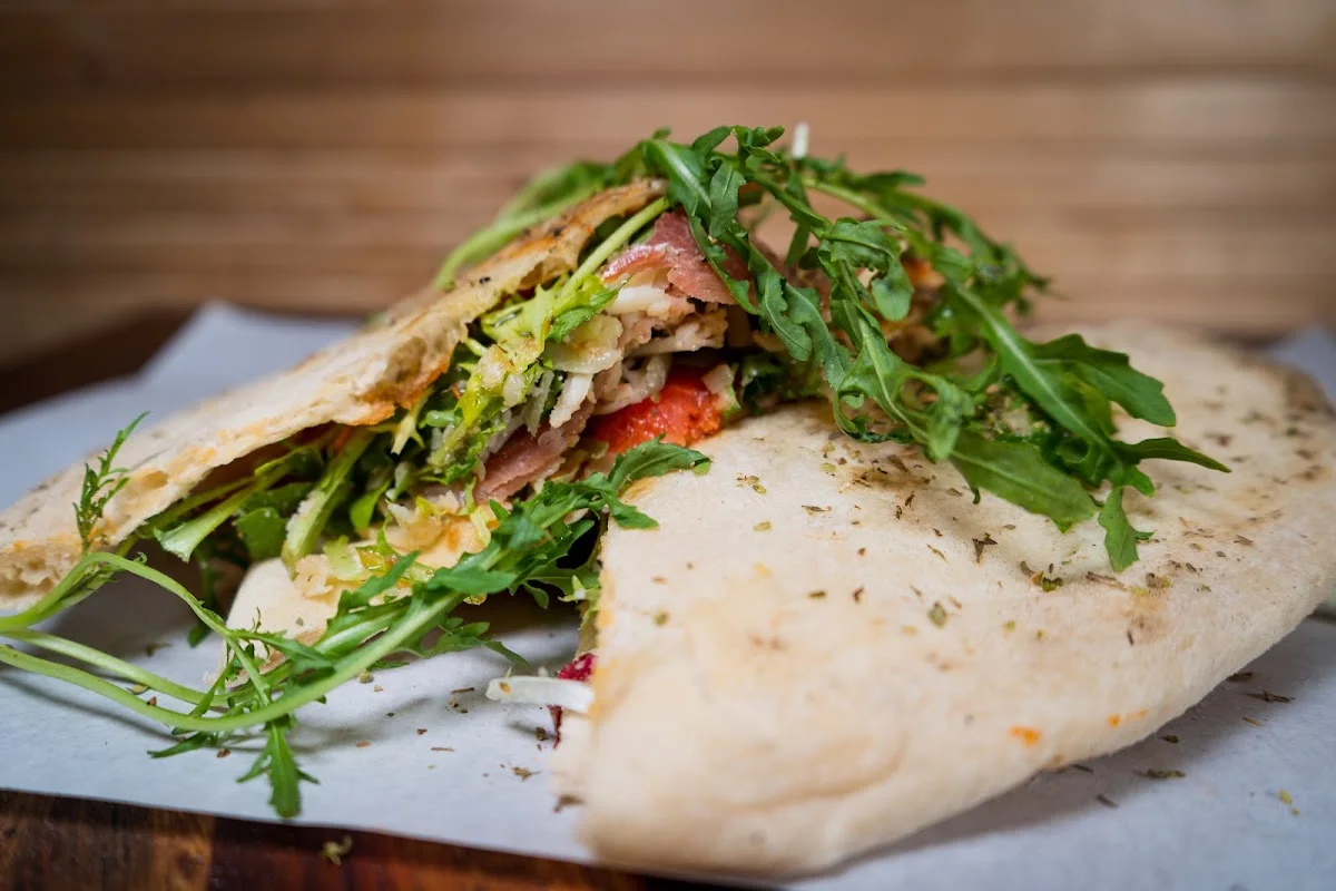 Pizza Vira – Essen und Trinken in Berlin