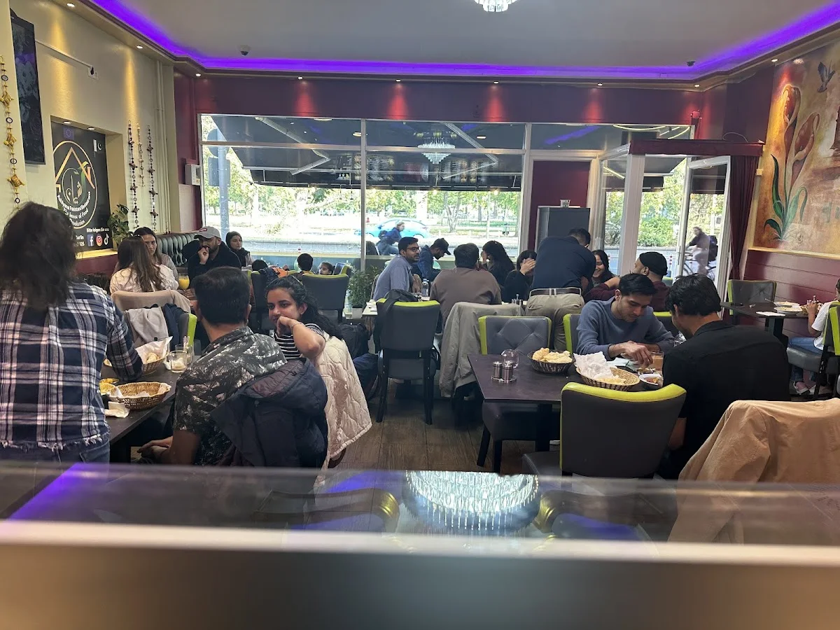 Ashiyana Halal Pakistanisches Küche – Atmosphäre in Berlin