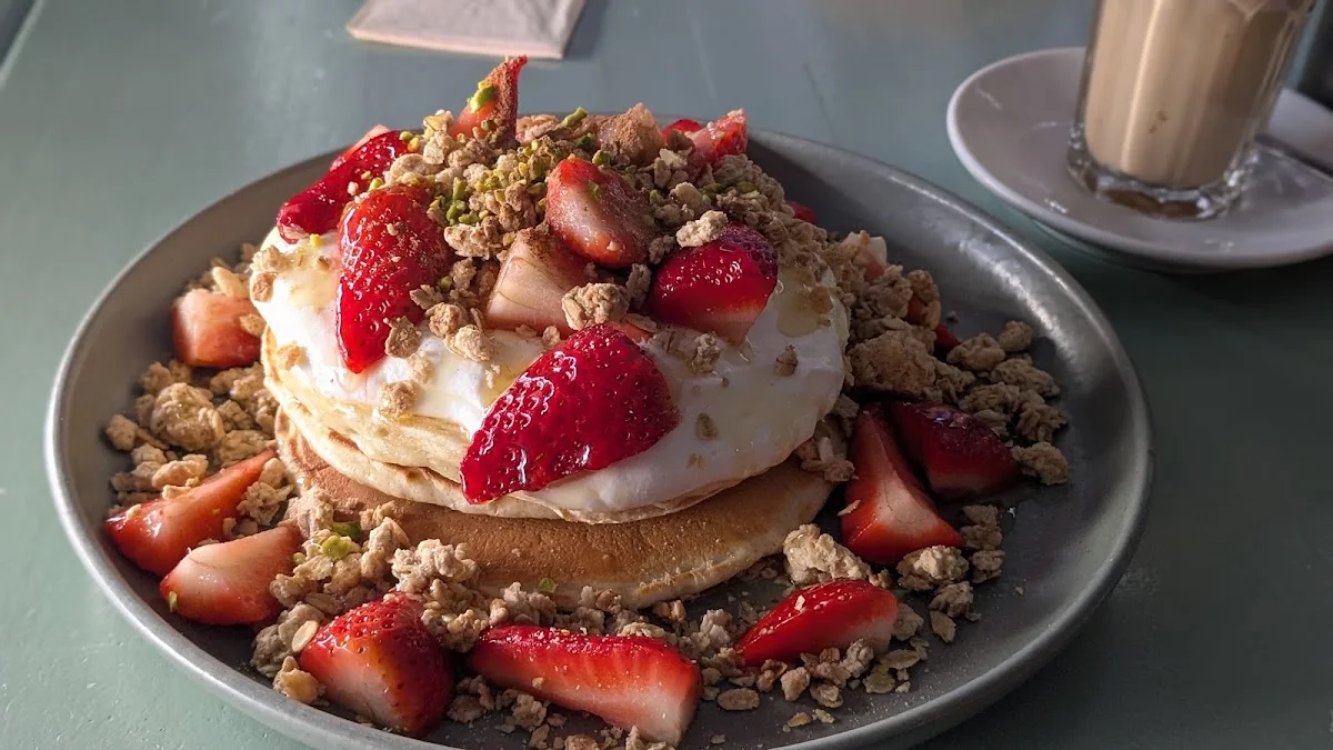Café Hinz & Kunz Frühstück – Knuspermüsli in Köln, Nordrhein-Westfalen