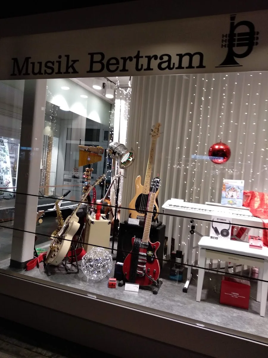 Musik Bertram – Gitarre in Freiburg im Breisgau, Baden-Württemberg