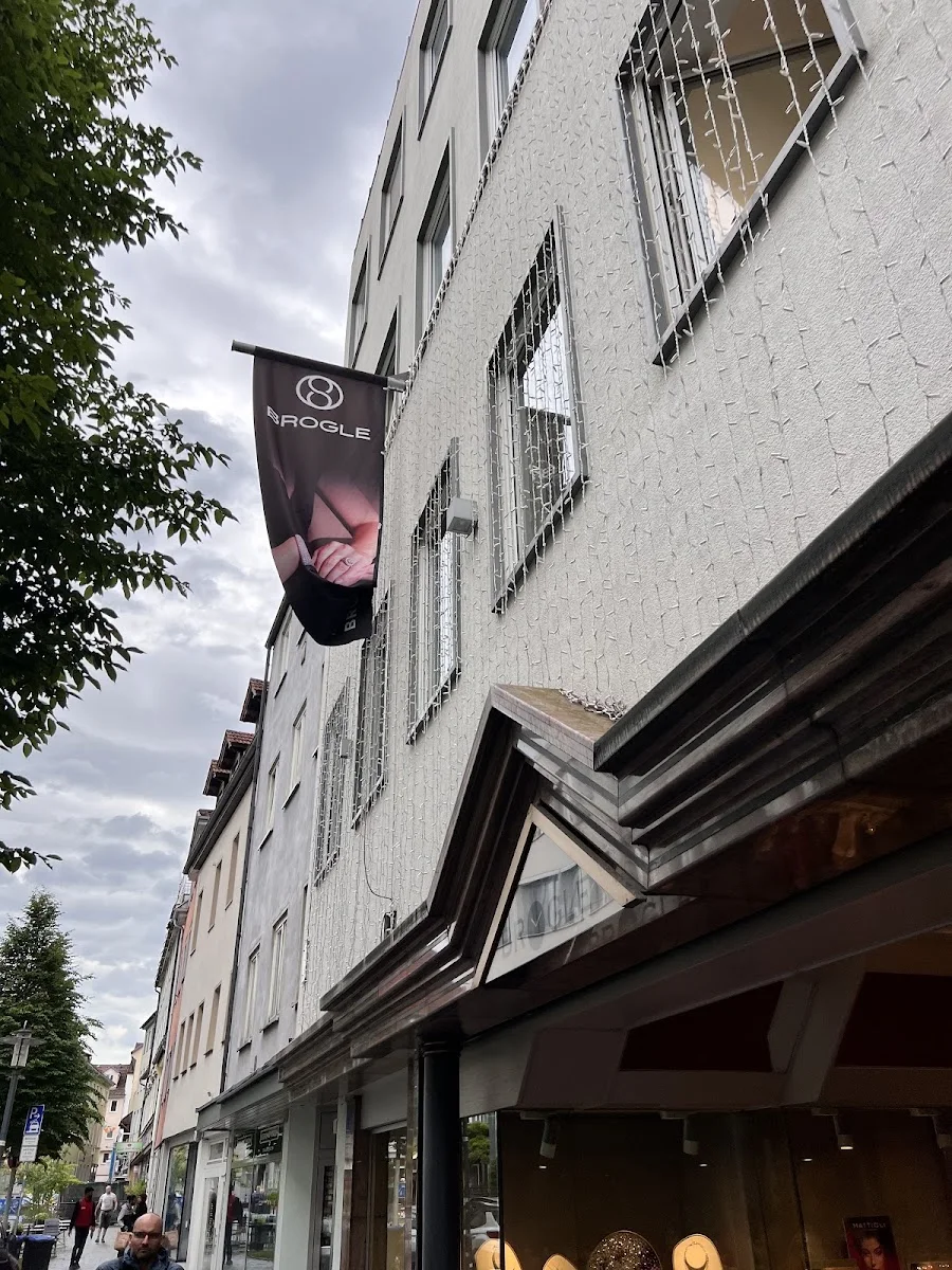 Brogle Selection Europe GmbH – Besucherfoto von Freddy G. Lyons in Tamm, Baden-Württemberg