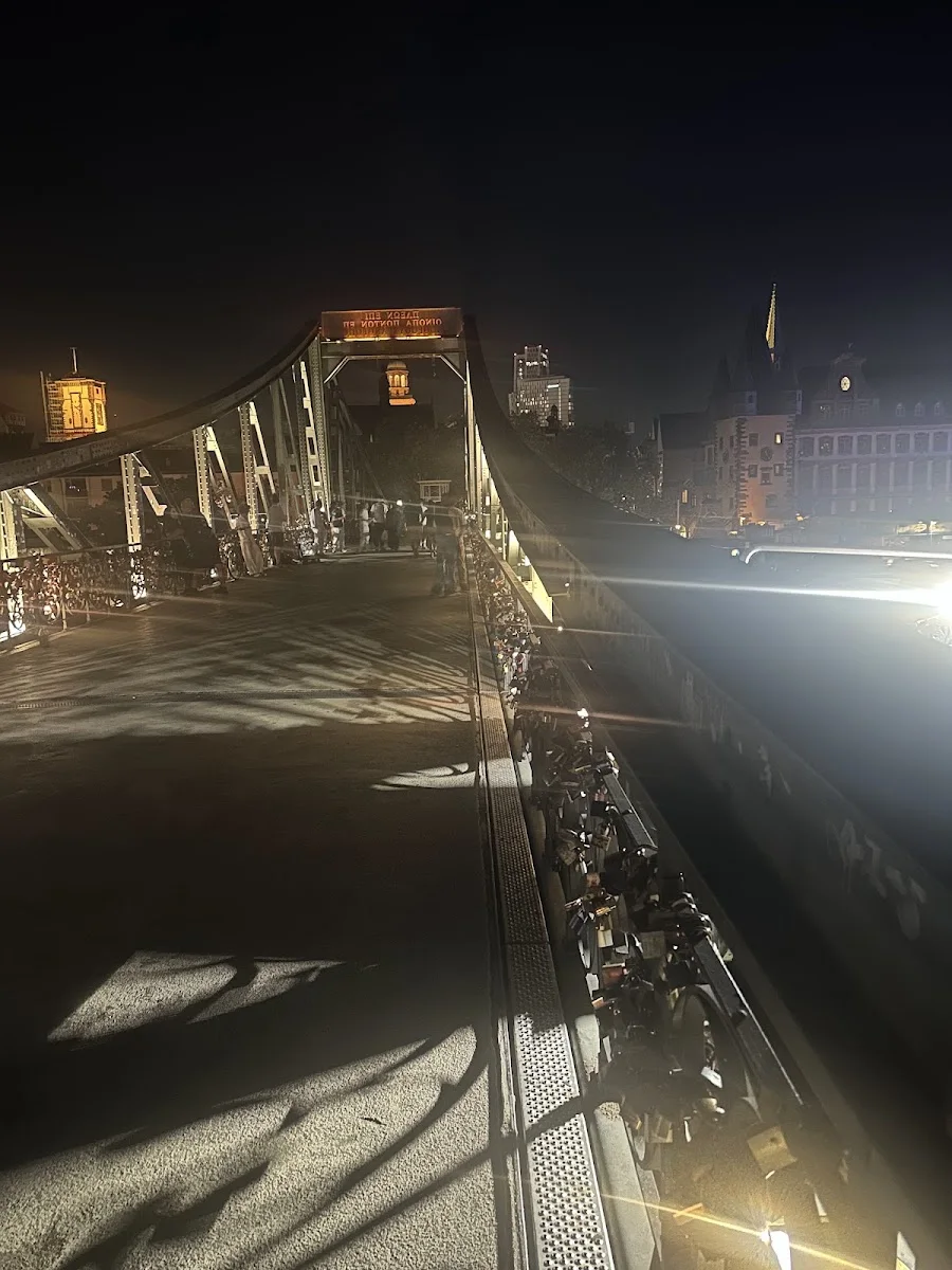 Eiserner Steg – Sehenswürdigkeit in Frankfurt am Main, Hessen