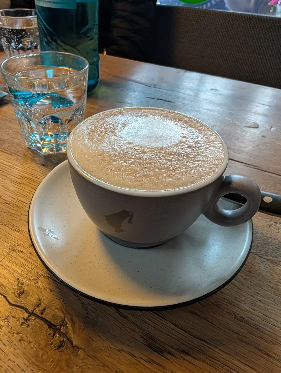Wildes Fräulein – Cappuccino in Hamburg
