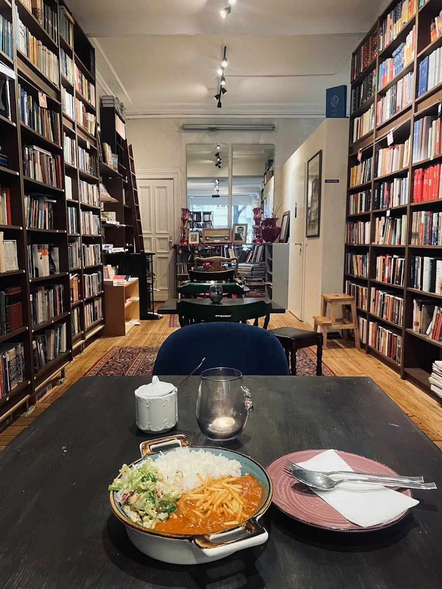 Hedayat Persische Café & Buchhandlung ( Haus der Kunst und Literatur) – Essen und Trinken in Berlin