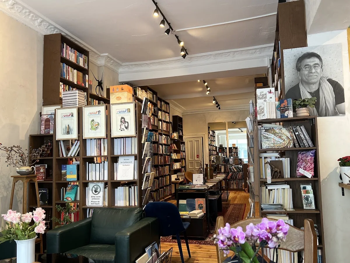 Hedayat Persische Café & Buchhandlung ( Haus der Kunst und Literatur) – Atmosphäre in Berlin