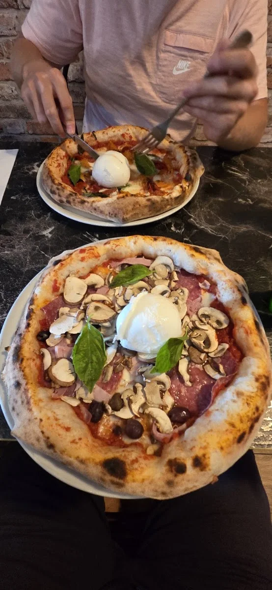 L’ Artista | neapolitan pizza | Plieningen – Pizzeria in Stuttgart, Baden-Württemberg