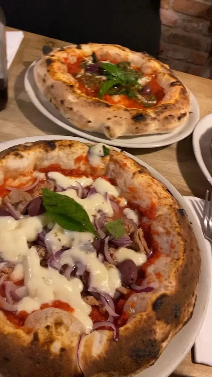 L’ Artista | neapolitan pizza | Plieningen – Pizzeria in Stuttgart, Baden-Württemberg