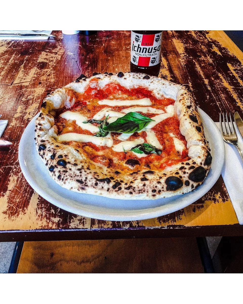 L’ Artista | neapolitan pizza | Plieningen – Burrata in Stuttgart, Baden-Württemberg