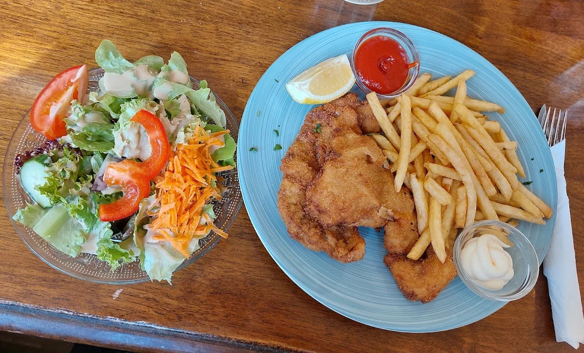 Café CaVa – Schnitzel in München, Bayern