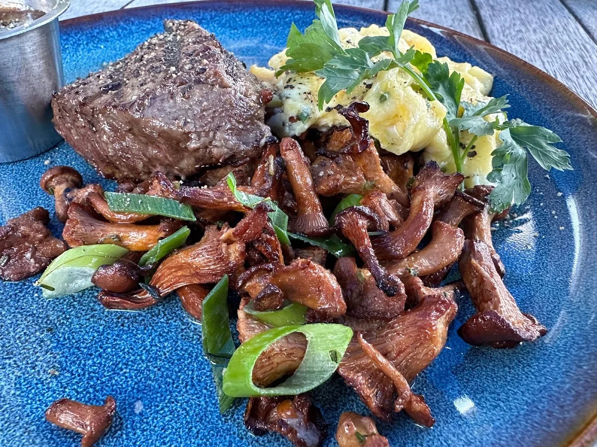AlsterCliff – Essen und Trinken in Hamburg