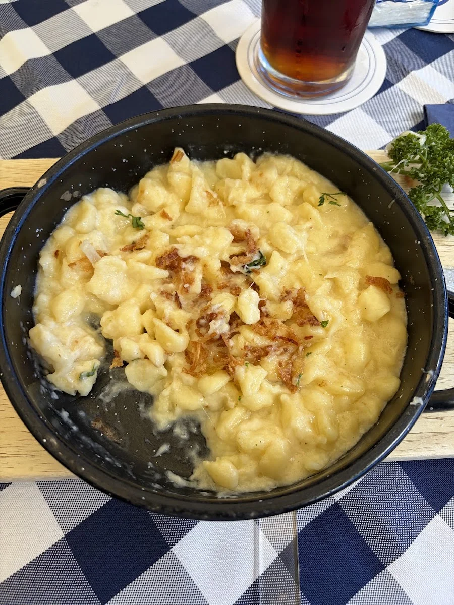 Hofbräukeller am Wiener Platz – Makkaroni in München, Bayern