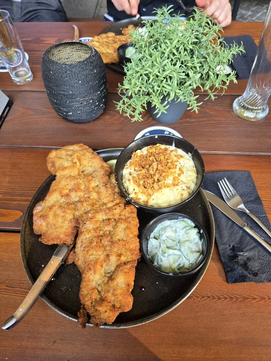 SPEISEKONTOR Hamburg - KÖRRI – Wiener Schnitzel in Hamburg