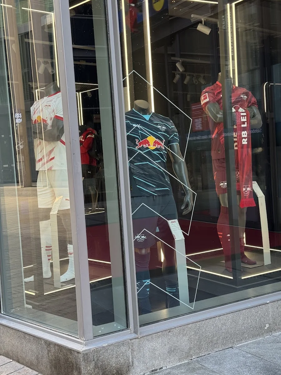 RB Leipzig Store – Innenansichten in Leipzig, Sachsen