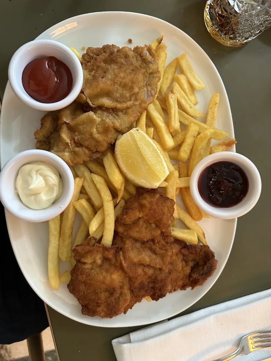 Café Reitschule – Wiener Schnitzel in München, Bayern