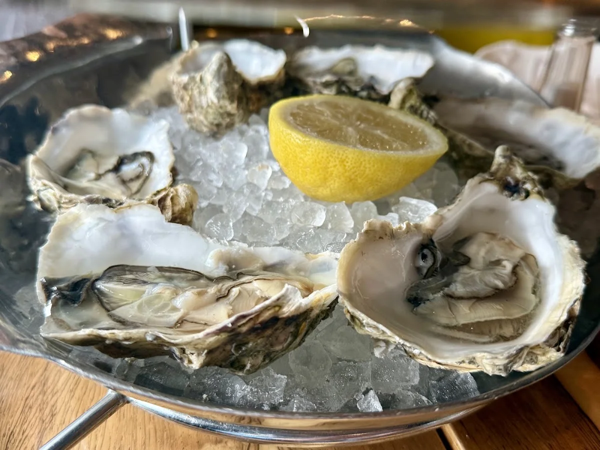 Rive Fish & Faible – Austern in Hamburg