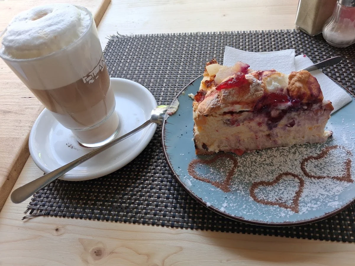 Café Uhrlaub – Kaffeekuchen in Hamburg