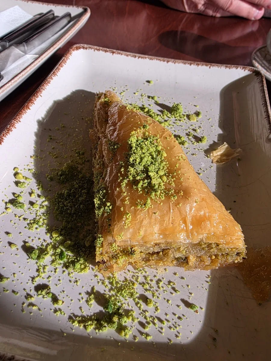 BEYOĞLU KEBAP HOUSE – Baklava in Hamburg