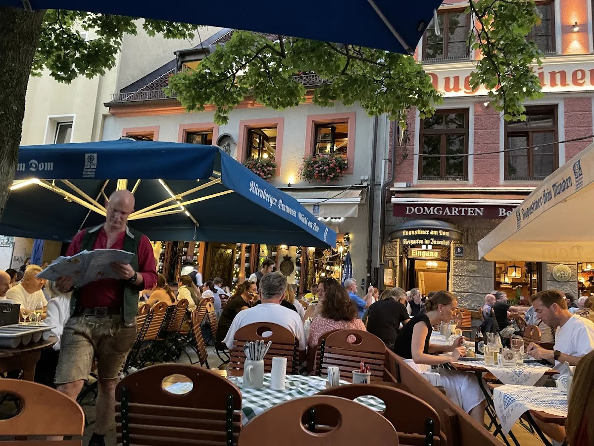 Augustiner am Dom – Atmosphäre in München, Bayern