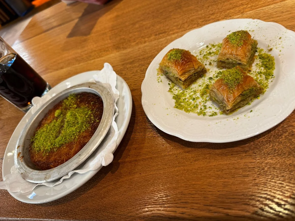 DoyDoy Steak & Grillhouse – Baklava in Frankfurt am Main, Hessen