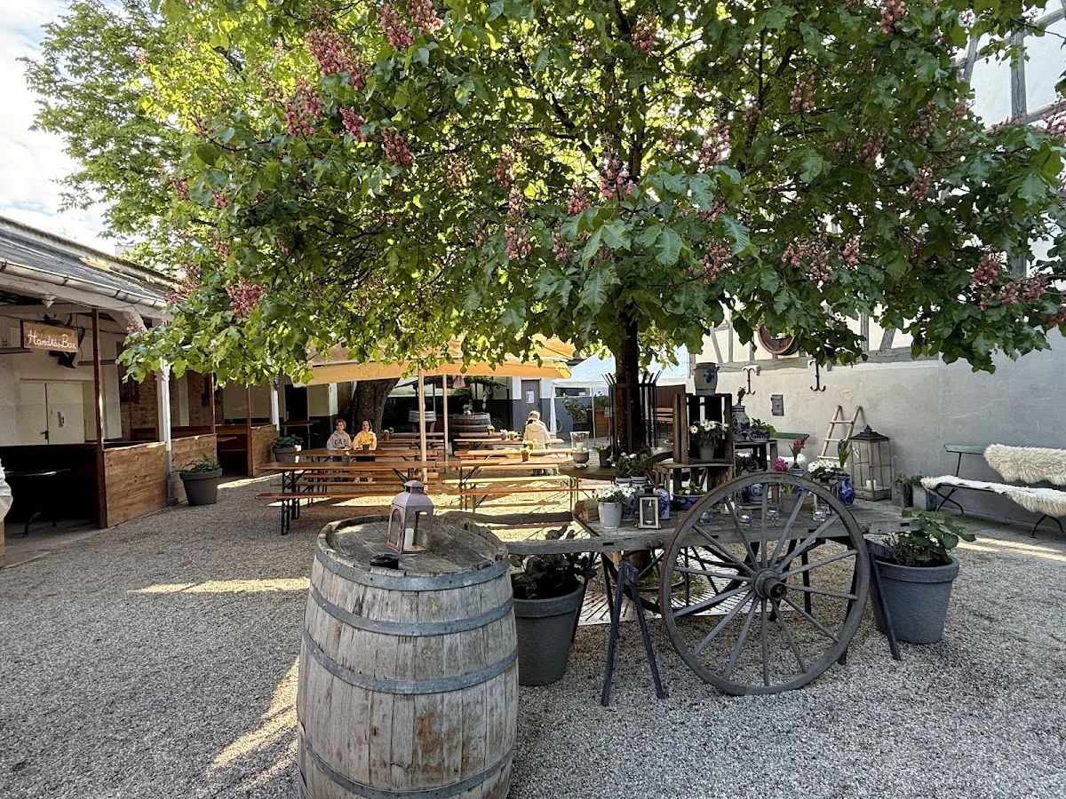 Zum Rad – Atmosphäre in Frankfurt am Main, Hessen