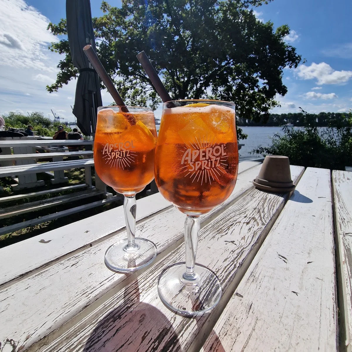 Brücke 10 im Strandhaus – Aperol Spritz in Hamburg