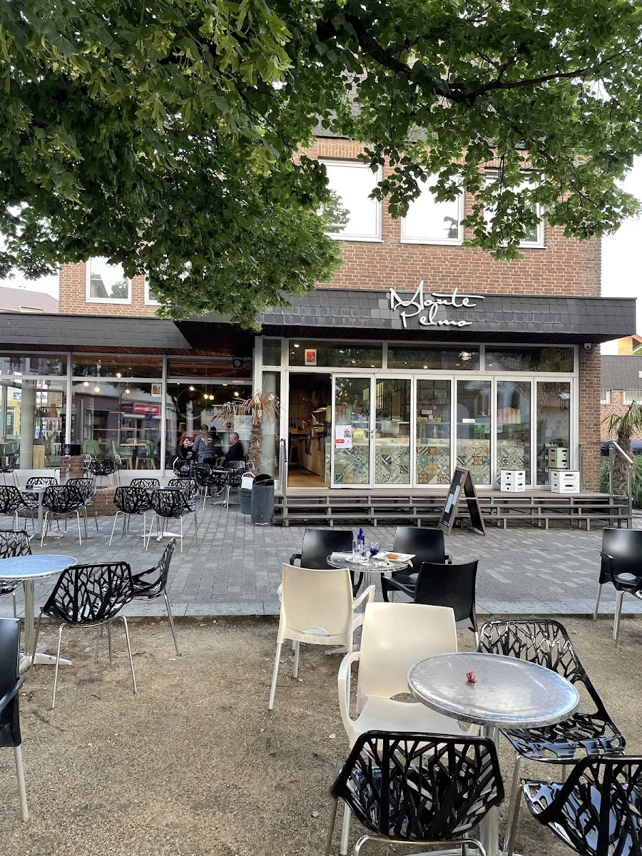Monte Pelmo est. 1973 – Atmosphäre in Bielefeld, Nordrhein-Westfalen