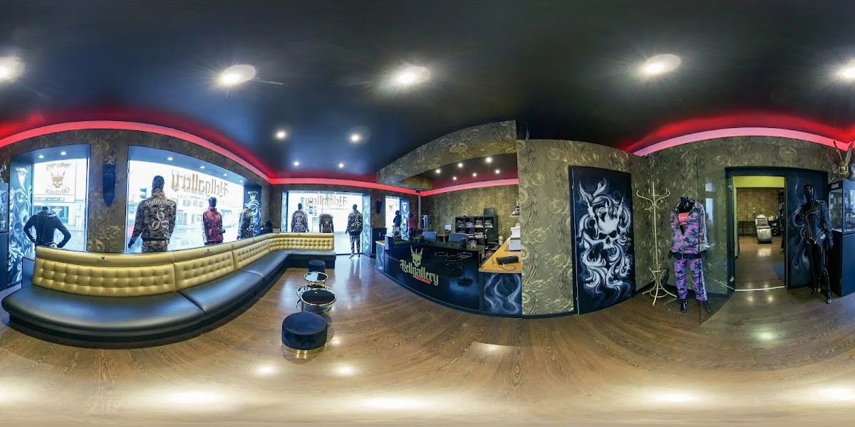 Hellgallery Rosenheim | Tattoo, Piercing & Barbershop – Innenansichten in Rosenheim, Bayern