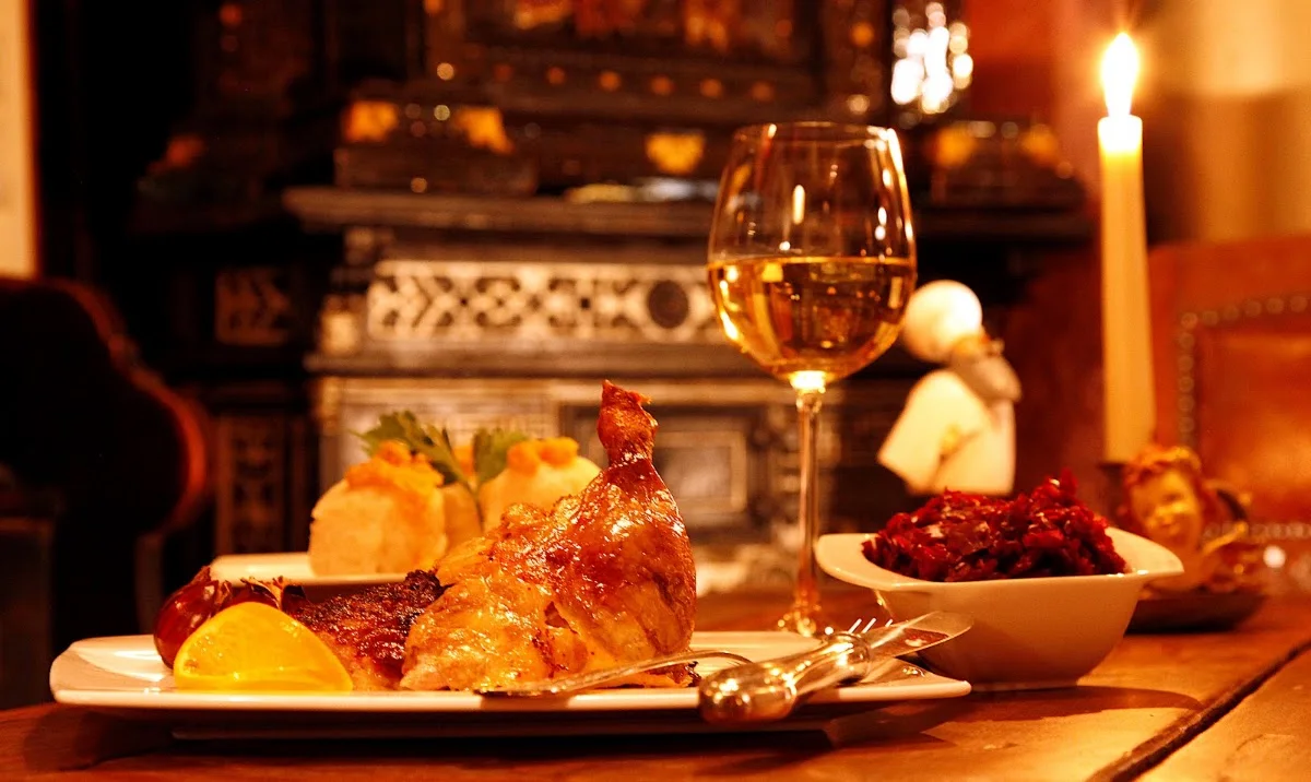 Das Dorf – Essen und Trinken in Hamburg