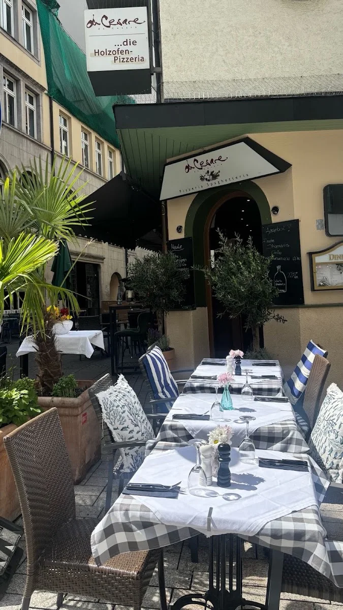 Pizzeria Da Cesare – Atmosphäre in Stuttgart, Baden-Württemberg