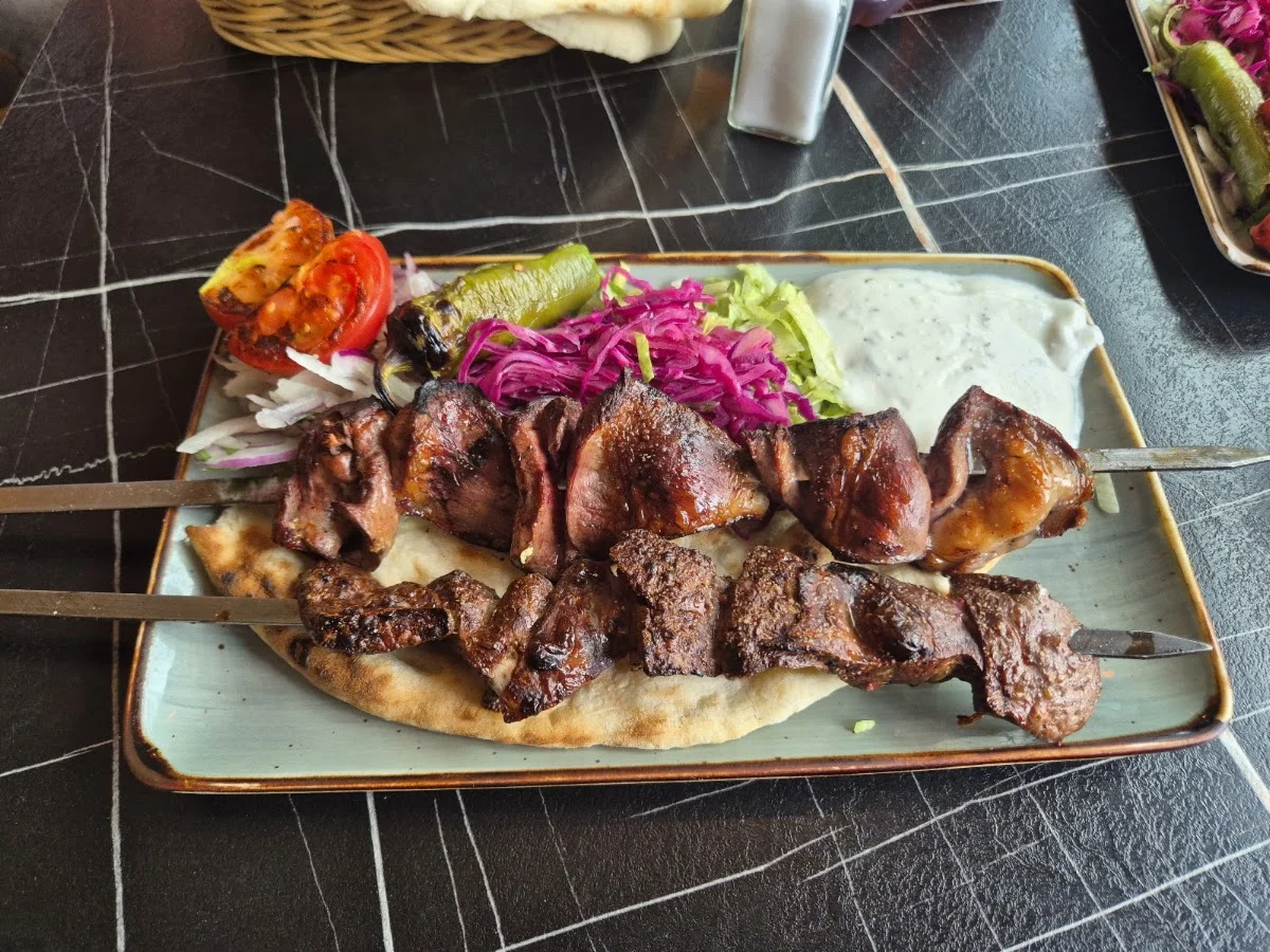 Café Kosmos – Essen und Trinken in München, Bayern