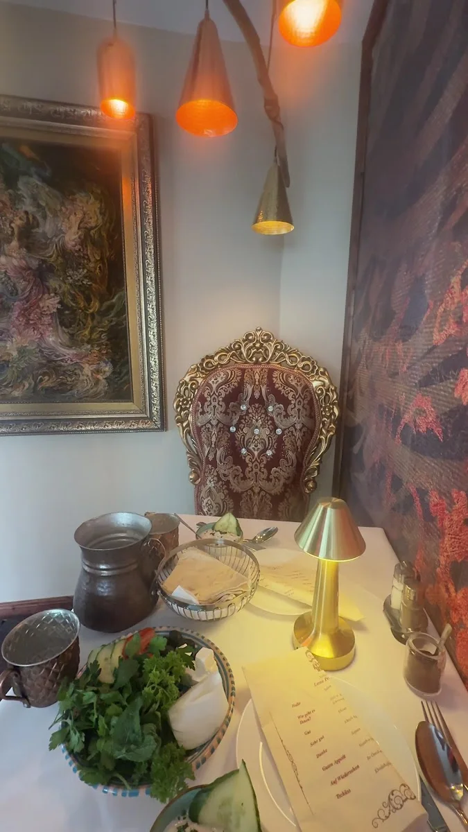Zarathustra Restaurant Frankfurt – Atmosphäre in Frankfurt am Main, Hessen