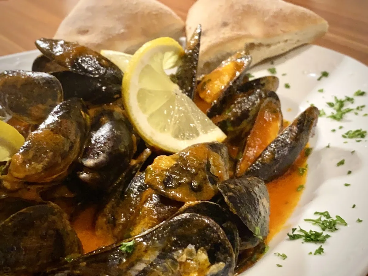 Pizzeria Adria – Essen und Trinken in Hausen, Bayern
