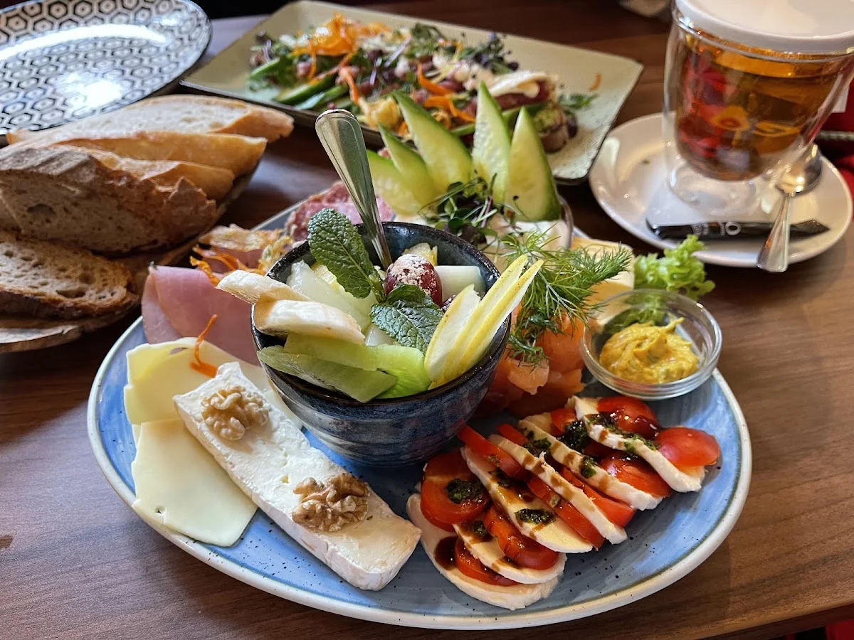 Restaurant Bar Cafe Luftsprung – Essen und Trinken in Nürnberg, Bayern