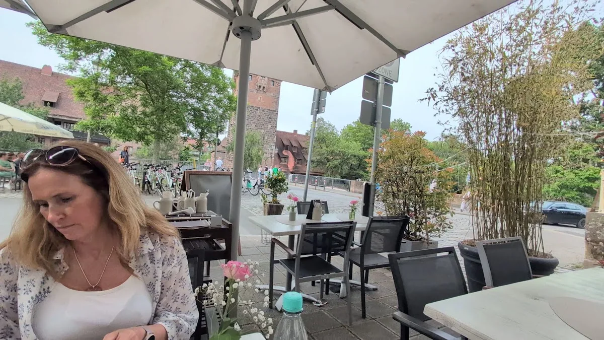 Restaurant Bar Cafe Luftsprung – Atmosphäre in Nürnberg, Bayern