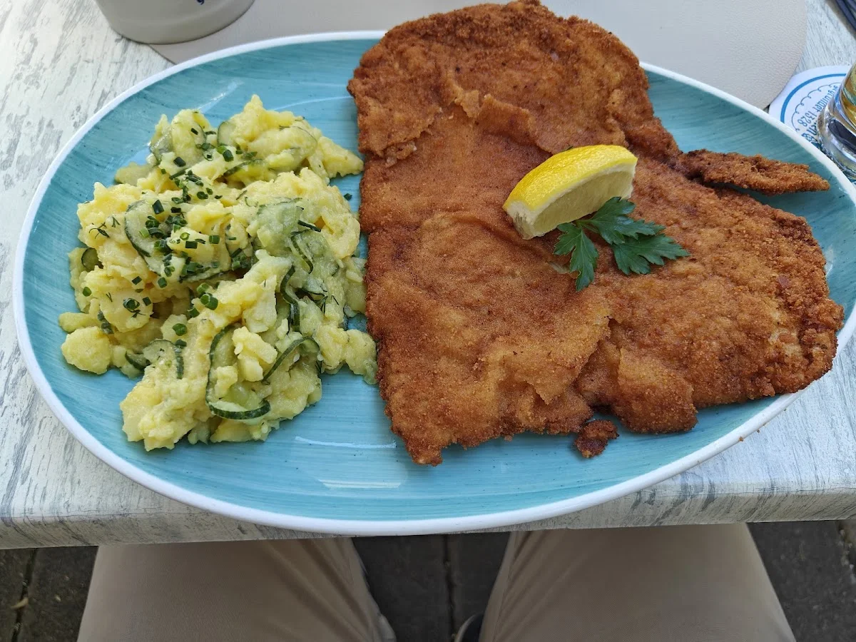 Restaurant Bar Cafe Luftsprung – Schnitzel in Nürnberg, Bayern